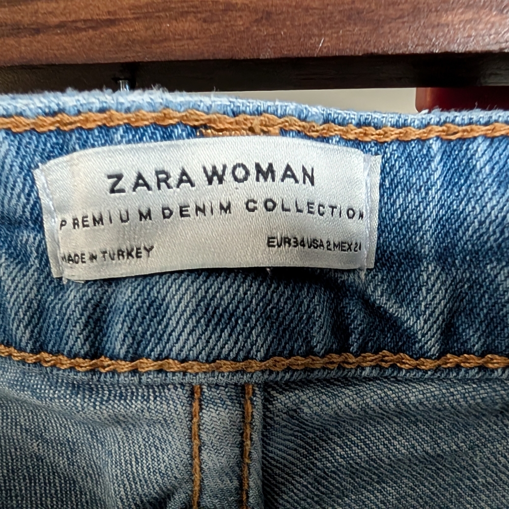 Zara Women Premium Denim Company Embroidered Blue Jeans - Picture 3 of 3